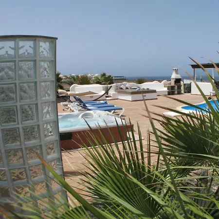 Villa Paraiso, Heated Pool, Hottub, Roof Terrace, Wifi, Sea Views