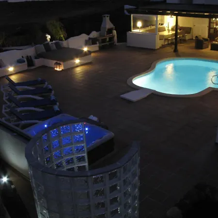 Paraiso, Heated Pool, Hottub, Roof Terrace, Wifi, Sea Views *