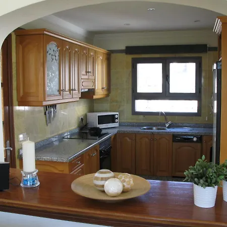 Paraiso, Heated Pool, Hottub, Roof Terrace, Wifi, Sea Views * Playa Blanca (Lanzarote)