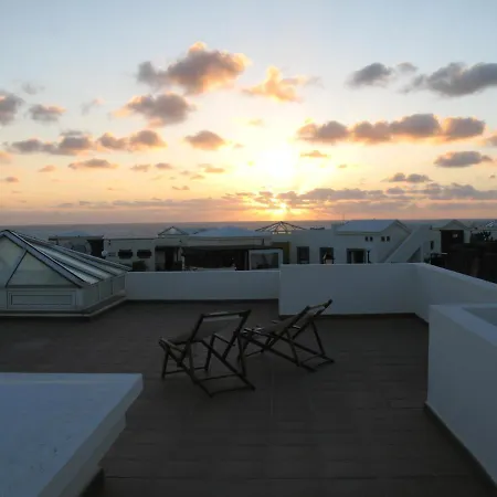 Paraiso, Heated Pool, Hottub, Roof Terrace, Wifi, Sea Views Playa Blanca (Lanzarote)